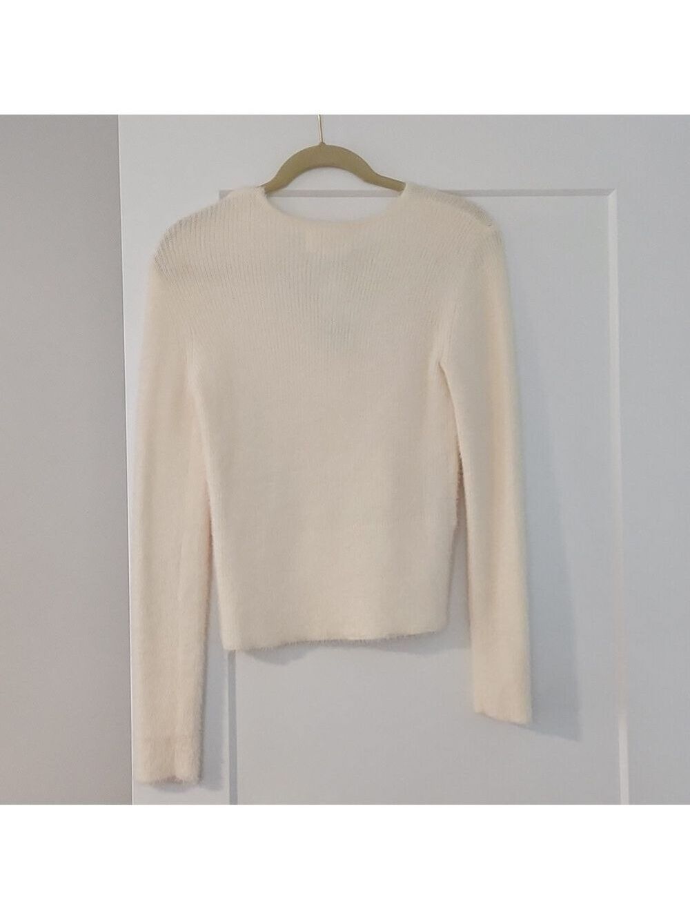 V neck sweater - Picture 4 of 6
